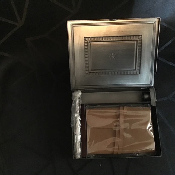 NWT Hallmark decorative metal tin with candle, notepad and pen - Picture 9 of 12